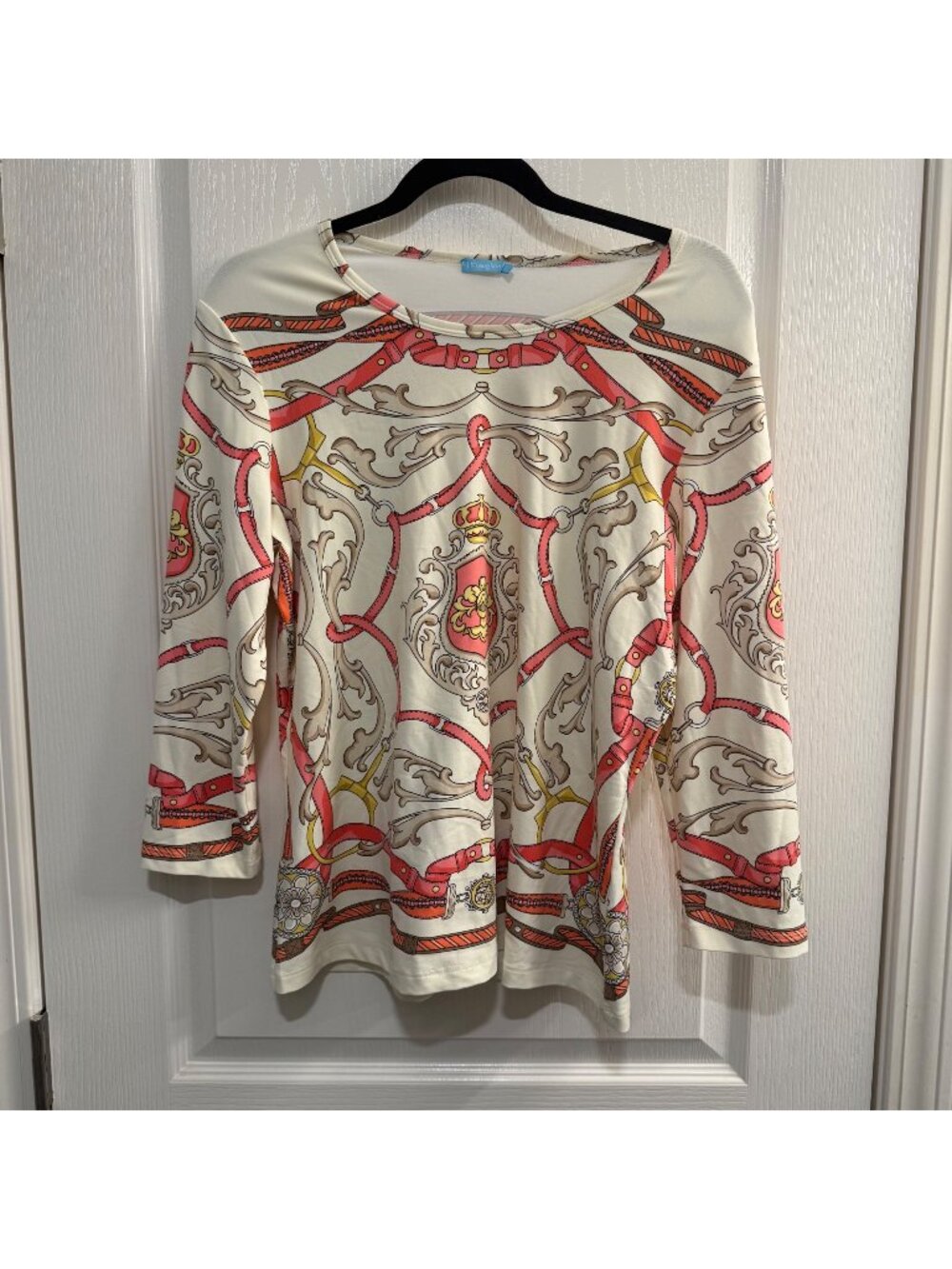 J McLaughlin 3/4 Sleeve Women's Top in Baroque Print White-Red-Gold Size Latge